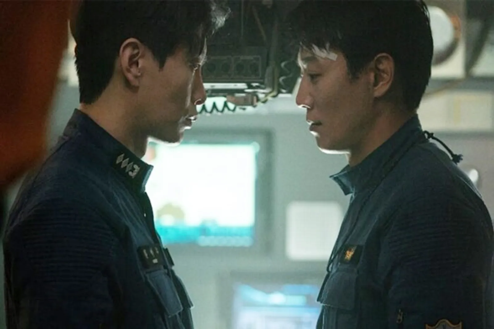 Cha Eun Woo Tampil Gagah, Ini 6 Potret Pemain Film Korea 'Decibel'