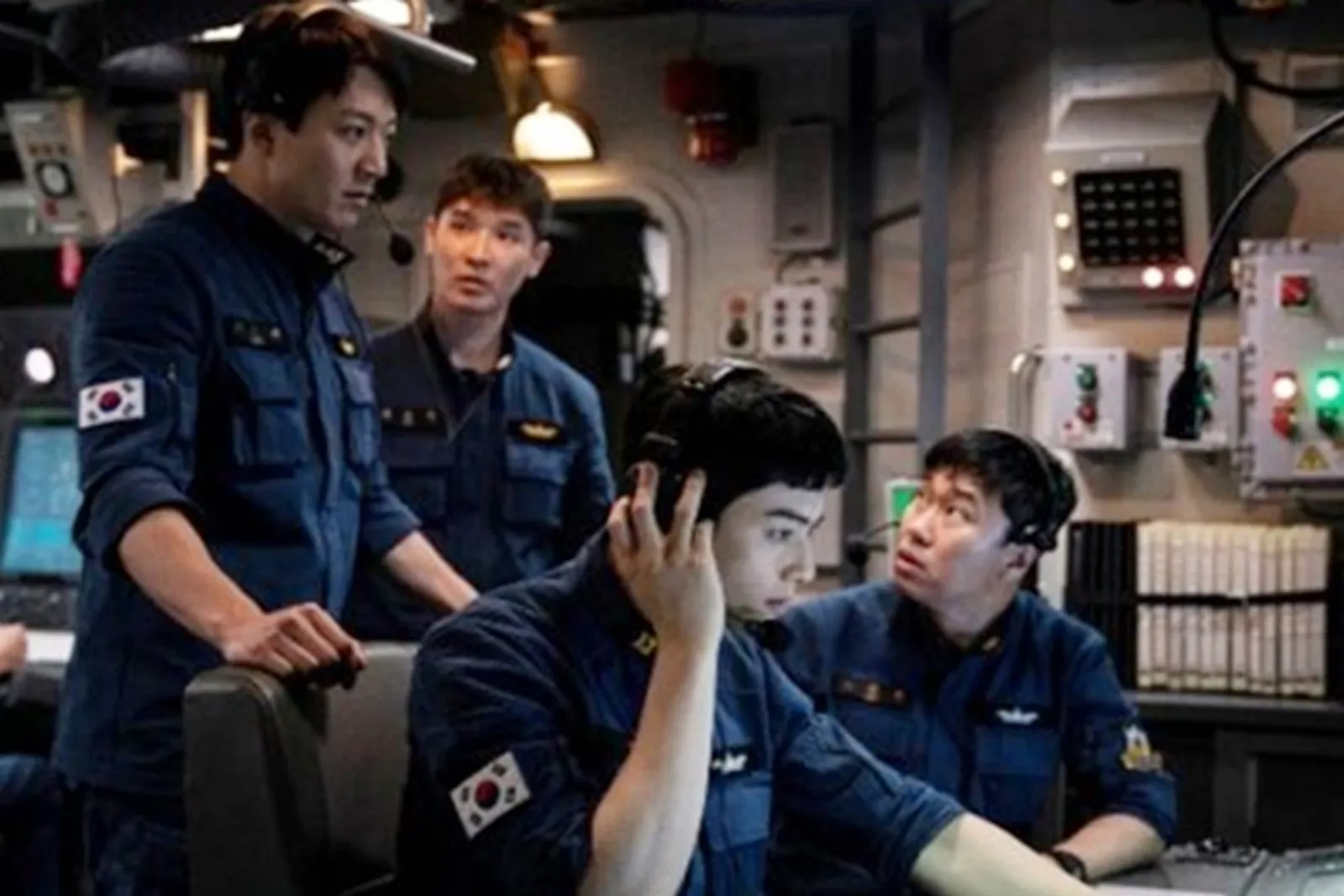 Cha Eun Woo Tampil Gagah, Ini 6 Potret Pemain Film Korea 'Decibel'