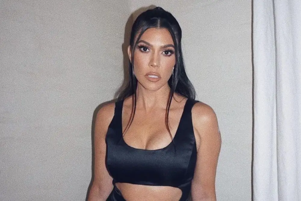 Ini Rahasia Kourtney Kardashian Miliki Lekuk Tubuh bak Gitar Spanyol