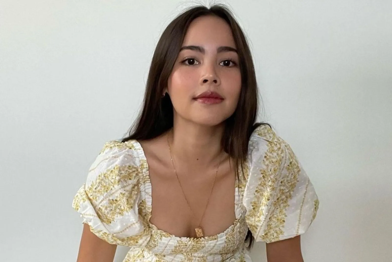 10 Pesona Aktris Thailand yang Manis nan Memikat