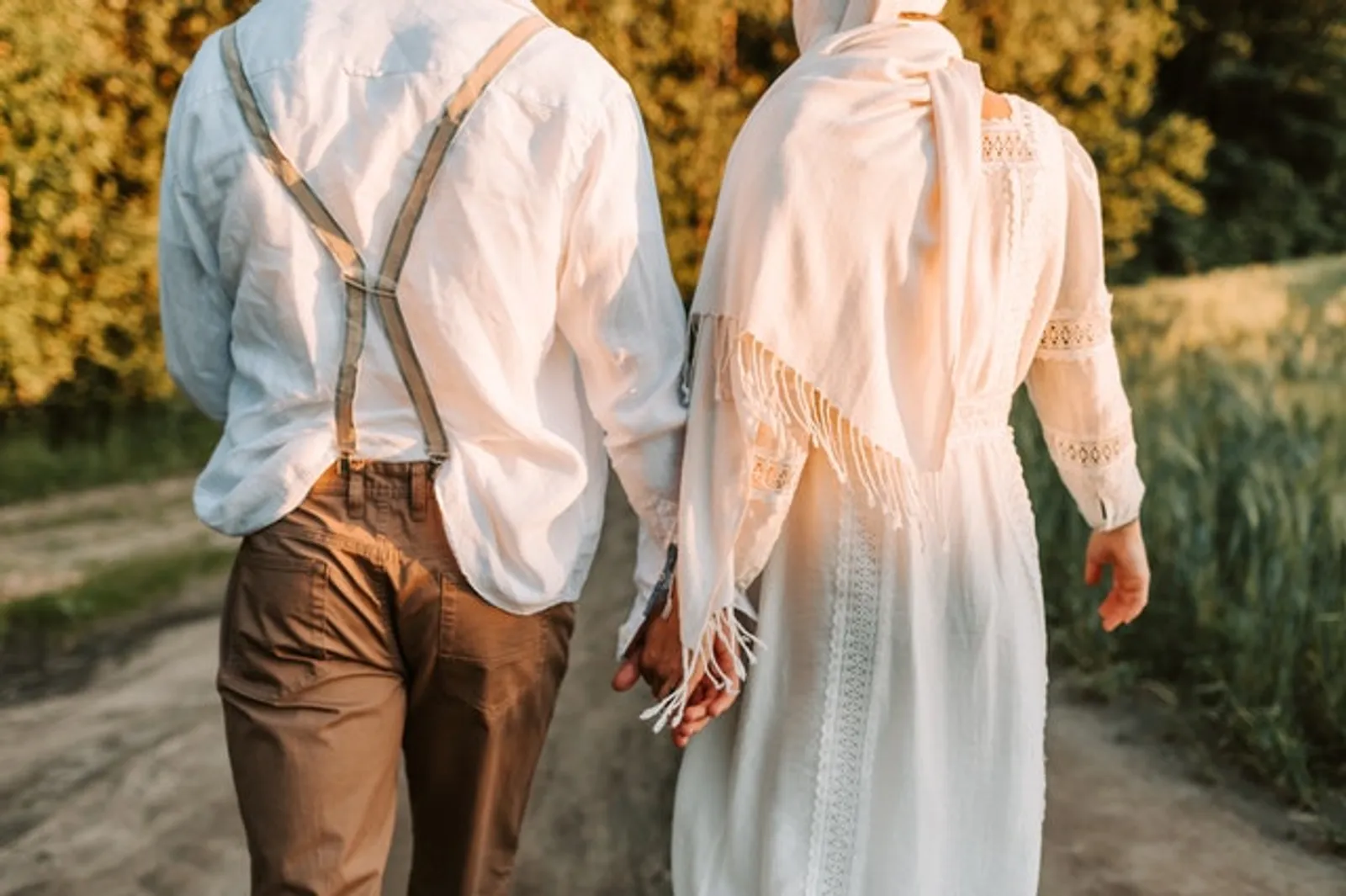 Batasan Hubungan Suami Istri Saat Puasa Menurut Islam