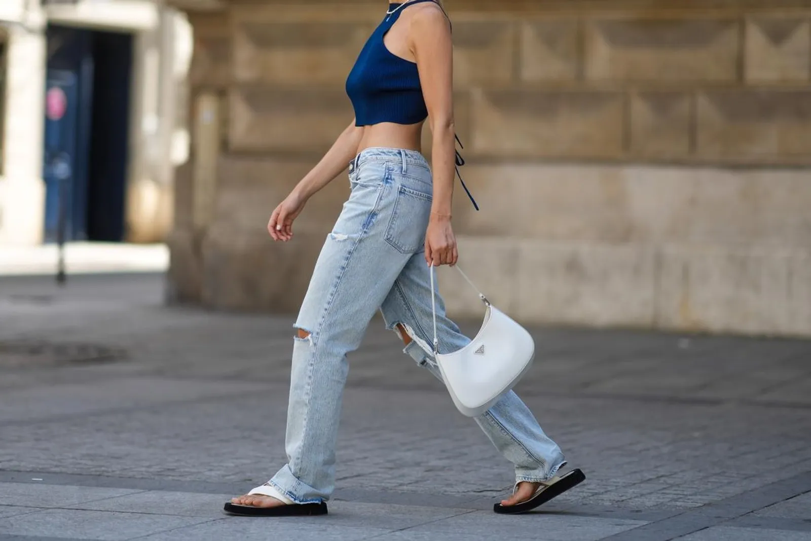 Model Celana Jeans Perempuan Terbaru yang Lagi Hits