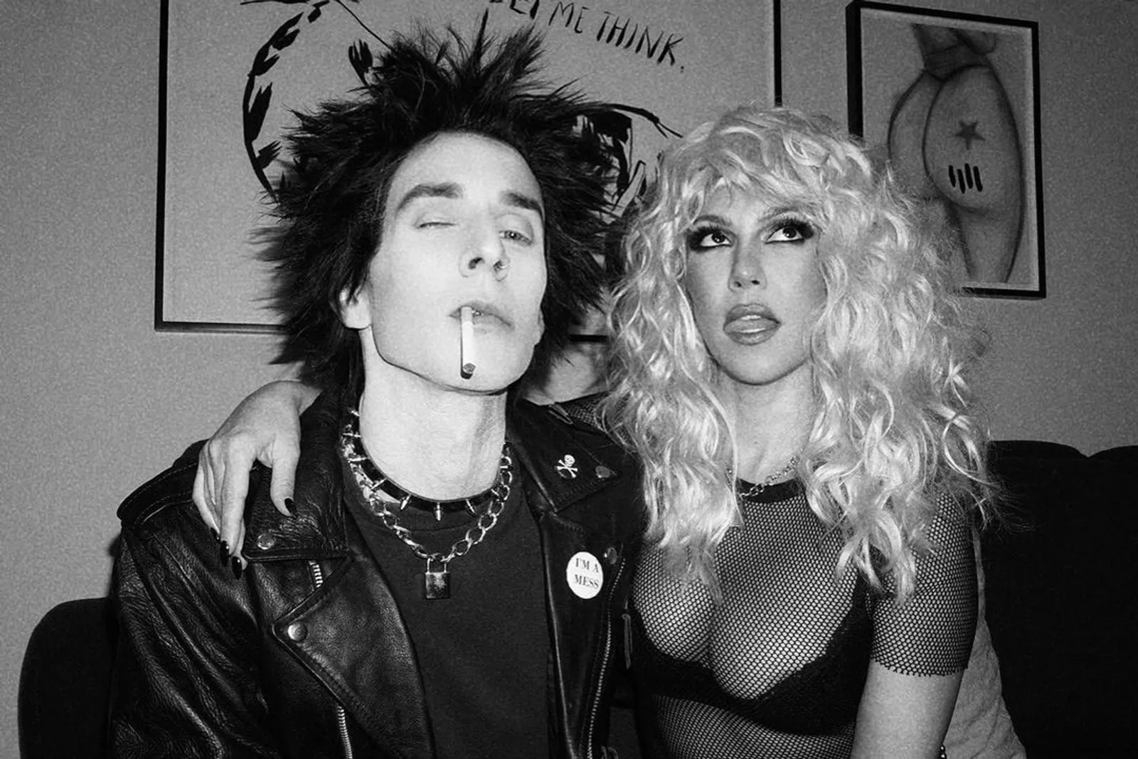 Kourtney Kardashian & Travis Berdandan ala Pasangan Tragis Sid & Nancy