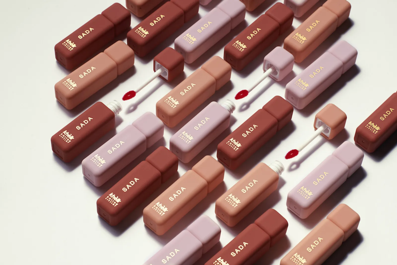 Mengandung Skincare, Lip Tint Lokal Ini Bikin Bibir Makin Merona