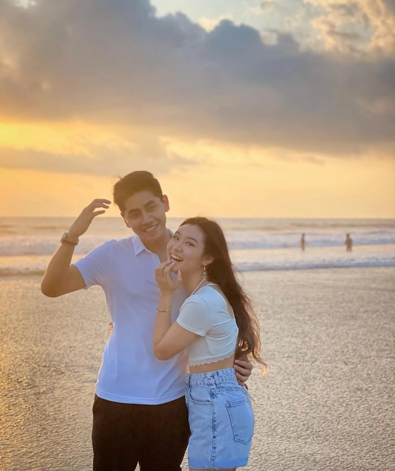 Couple Goals! Intip 10 Gaya Pacaran Athalla Naufal dan Shannon Wong