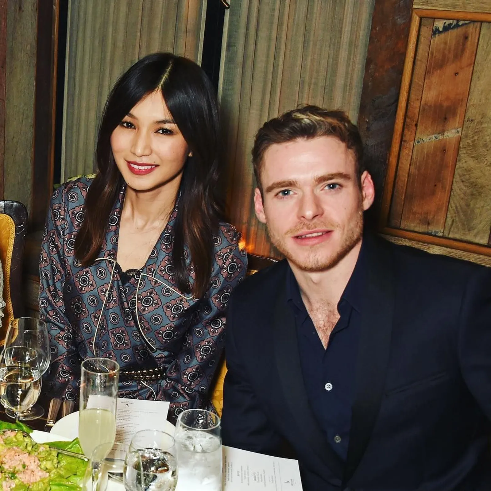 Intip 9 Momen Kedekatan Gemma Chan & Richard Madden 'The Eternals'