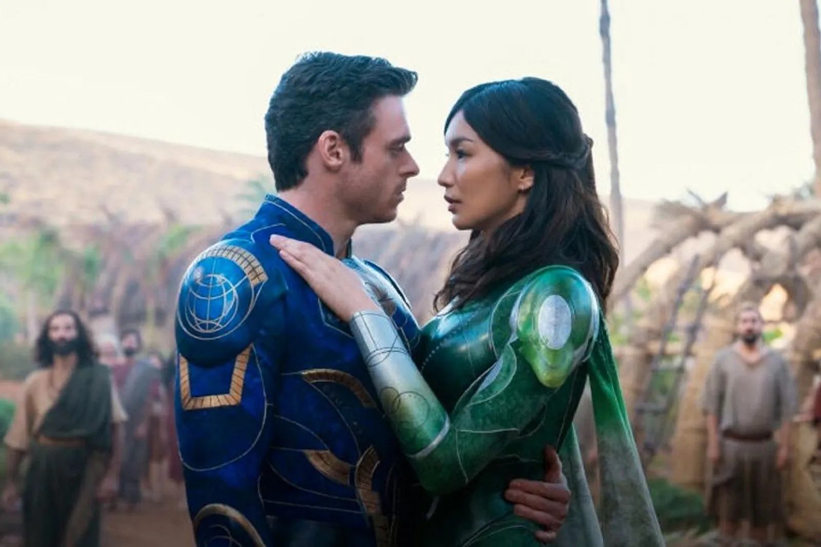 Intip 9 Momen Kedekatan Gemma Chan & Richard Madden 'The Eternals'