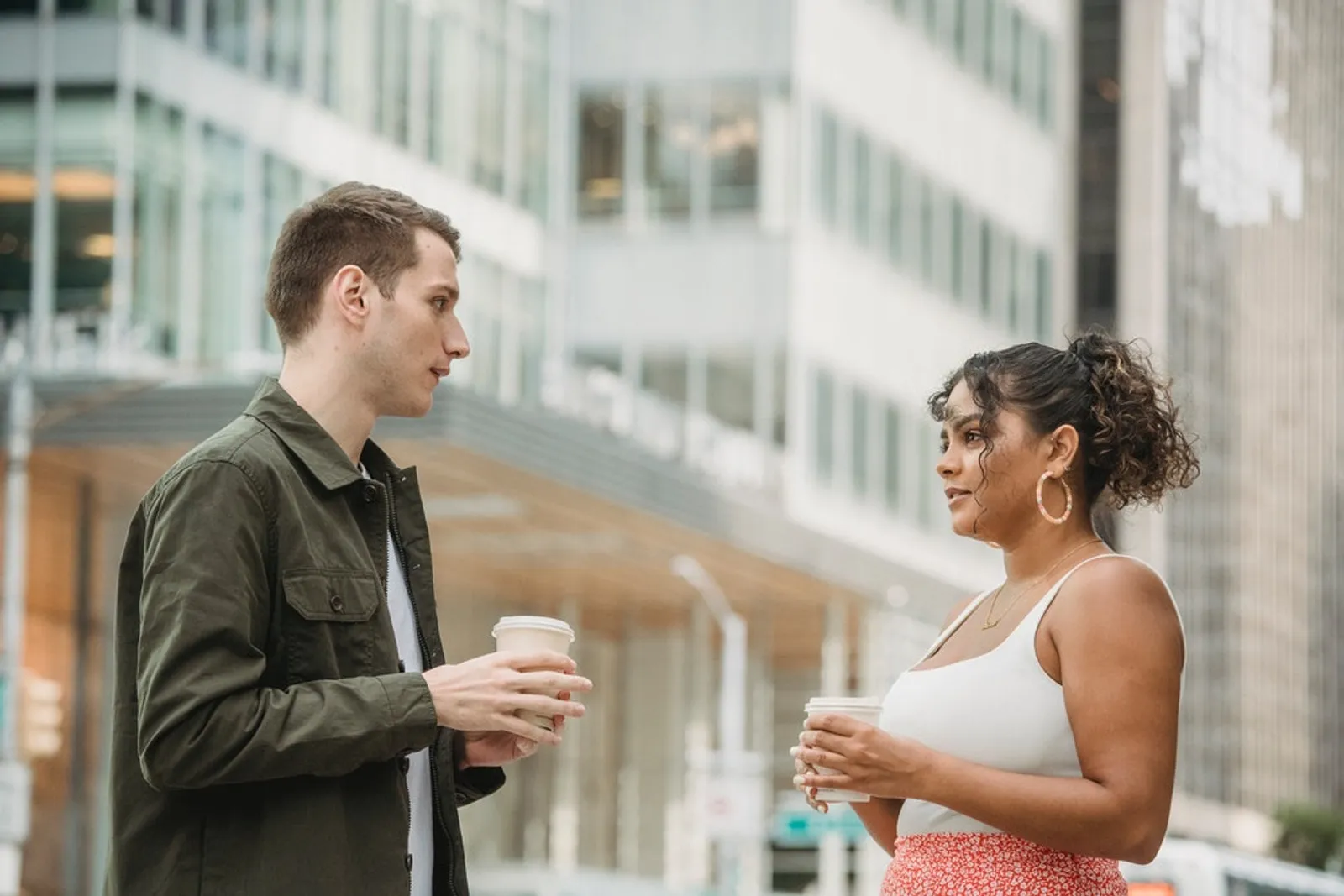 6 Tanda Hubunganmu dan Pasangan Belum Siap Dibawa ke Pernikahan
