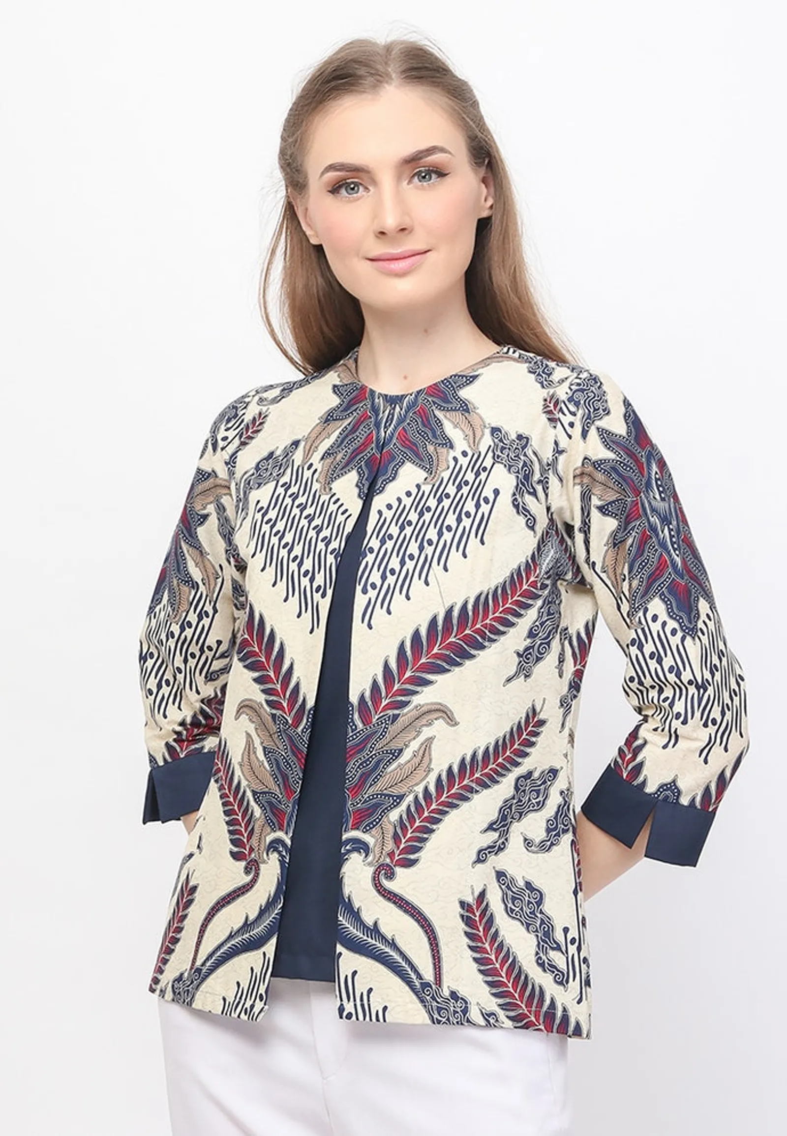 Rekomendasi Model Batik Perempuan untuk Outfit Kerja