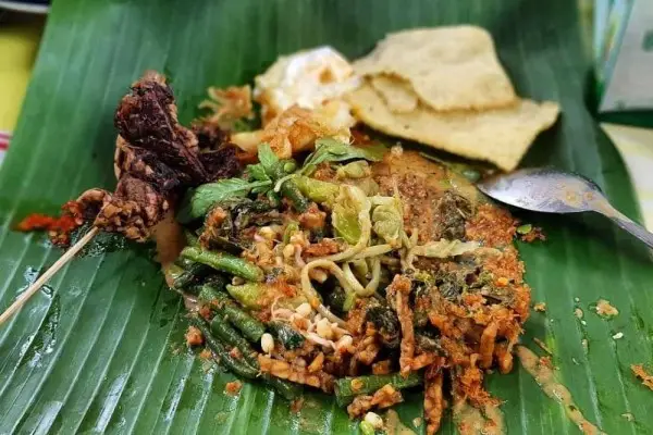 Resep Pecel Pincuk Khas Madiun, Menu Sederhana yang Nikmat