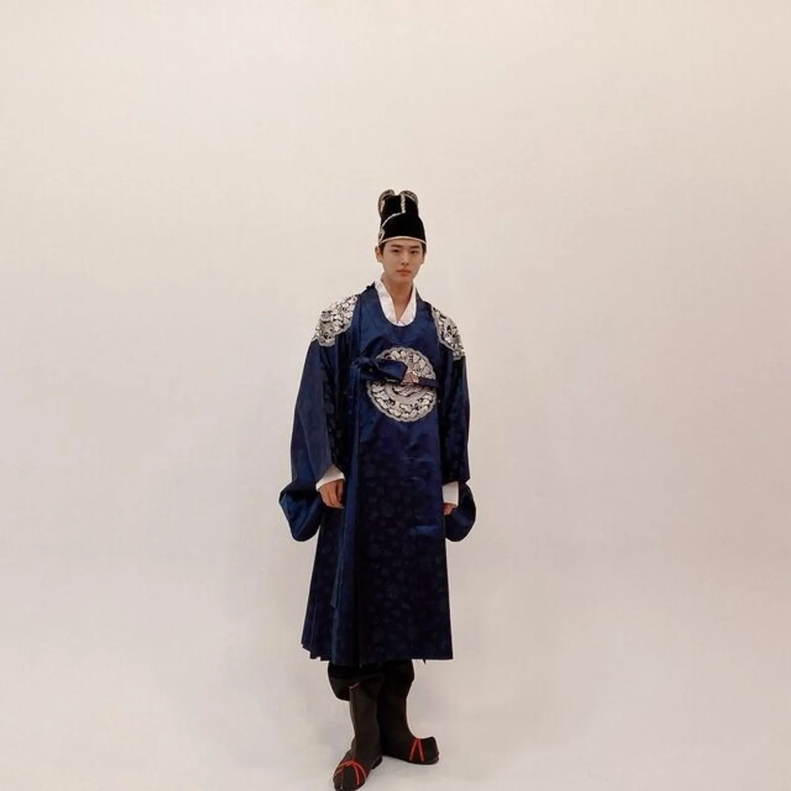 8 Fakta Menarik Byungchan, Pengawal Tampan 'The King's Affection' 
