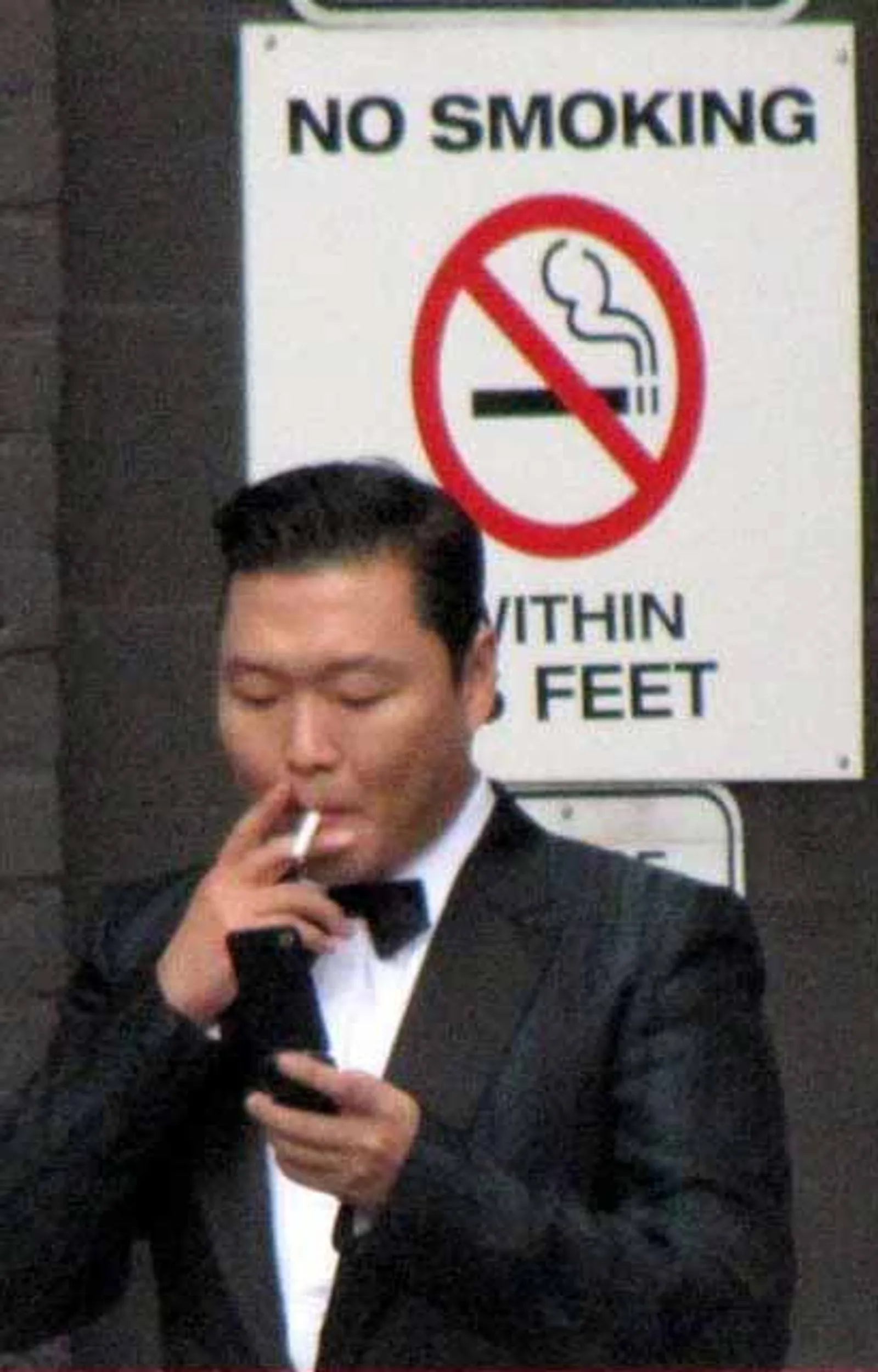 11 Selebriti Korea ini Pernah Terciduk Sedang Merokok, Ada Lee Min Ho!