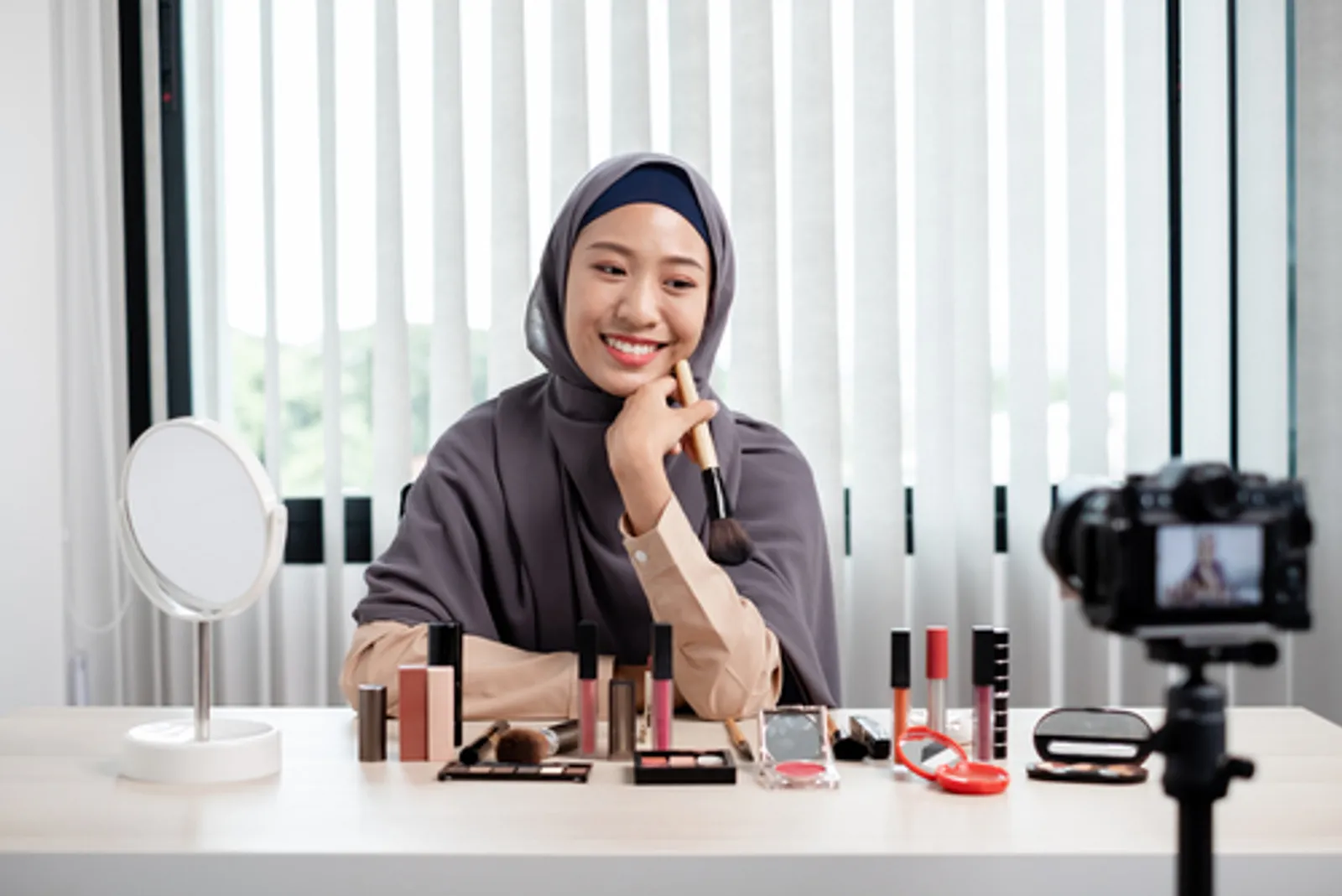 Tren Makeup yang Bakal Hits di Tahun 2022, Cari Tahu Yuk!