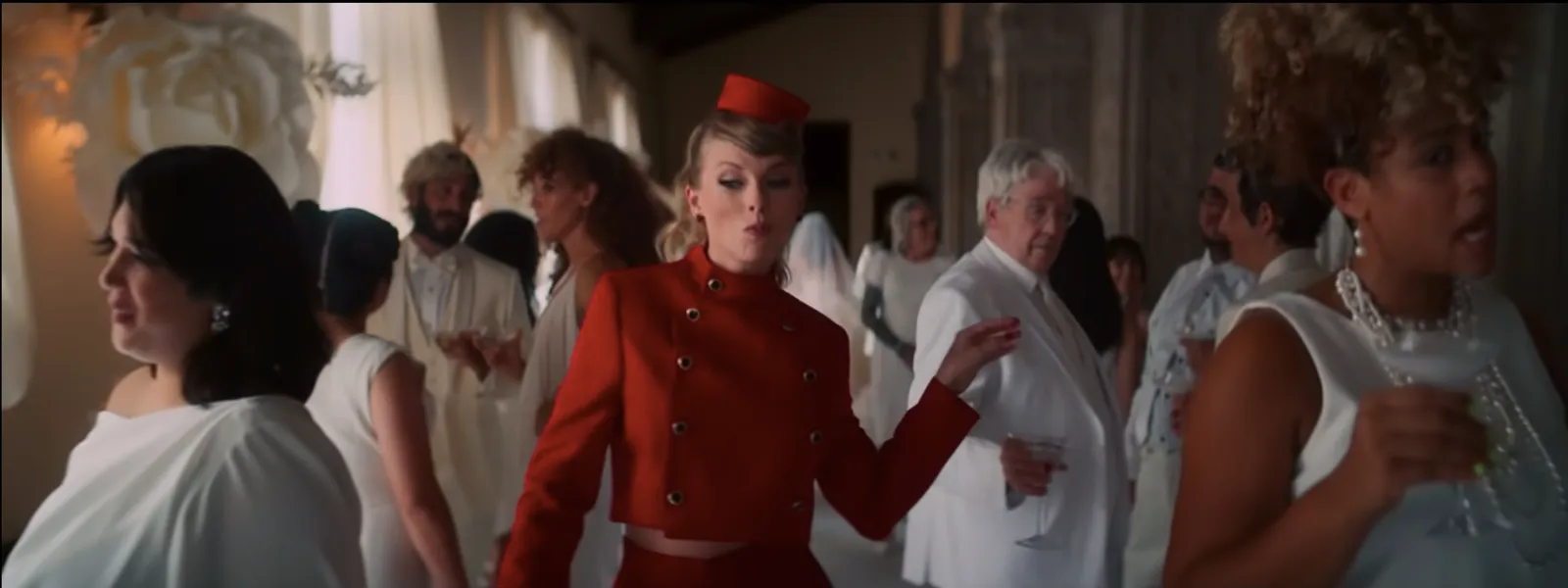 Deretan Kostum Taylor Swift di MV Terbaru yang Mencuri Perhatian