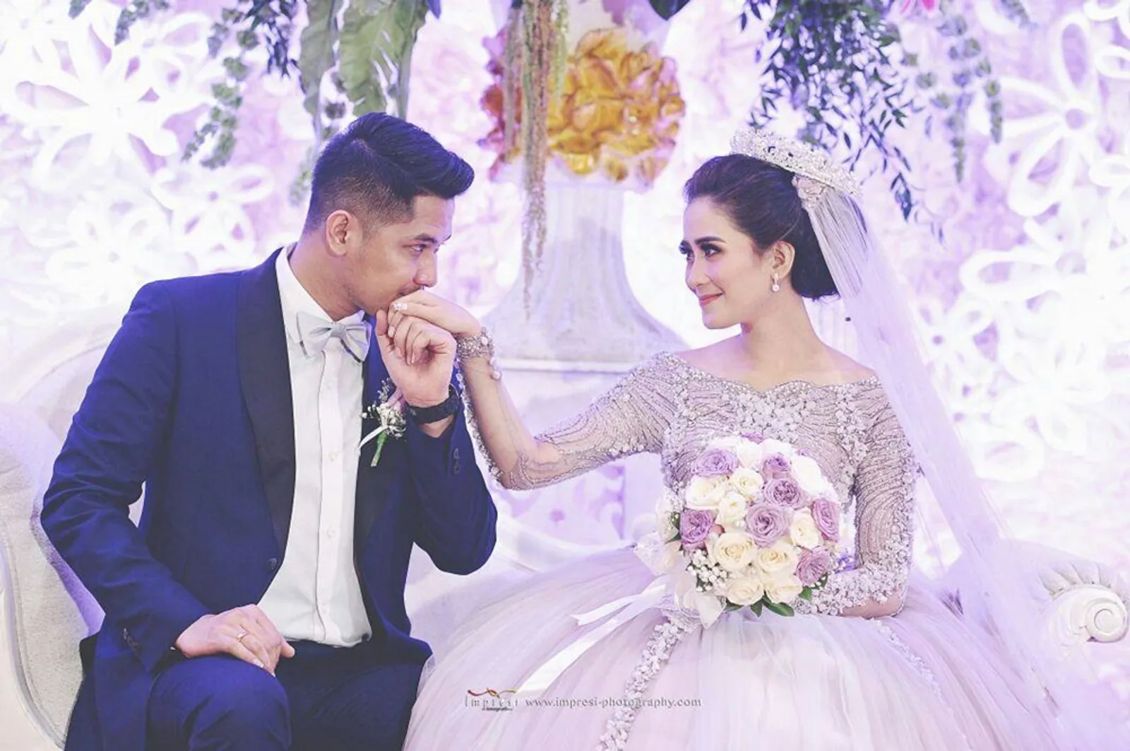 Mewah, 9 Selebriti Indonesia Ini Gelar Pernikahan Bak Negeri Dongeng