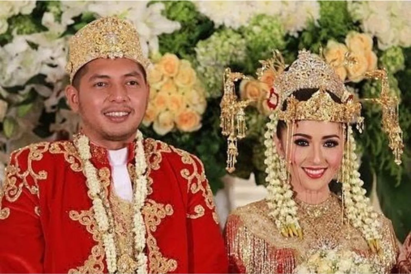 Tampil Manglingi, Begini Potret Seleb yang Menikah dengan Adat Betawi