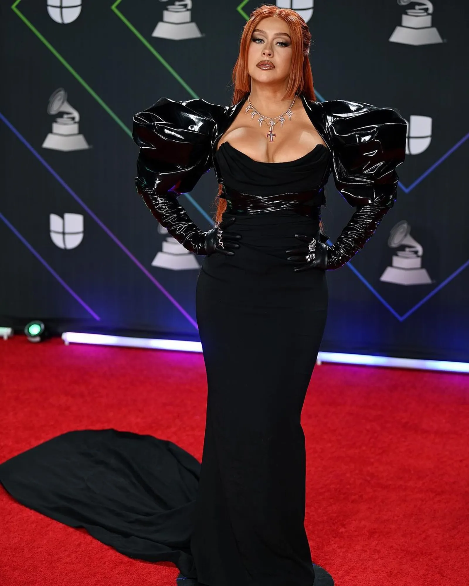 Gaya Seksi Christina Aguilera di Latin Grammys, Makin Hot!