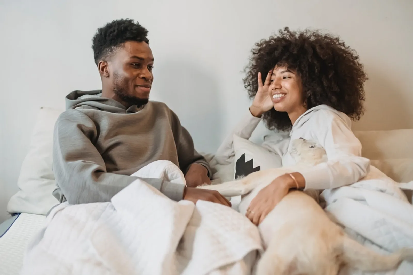Ini 6 Manfaat Tidur dalam Keadaan Marah Bagi Pasangan Menikah