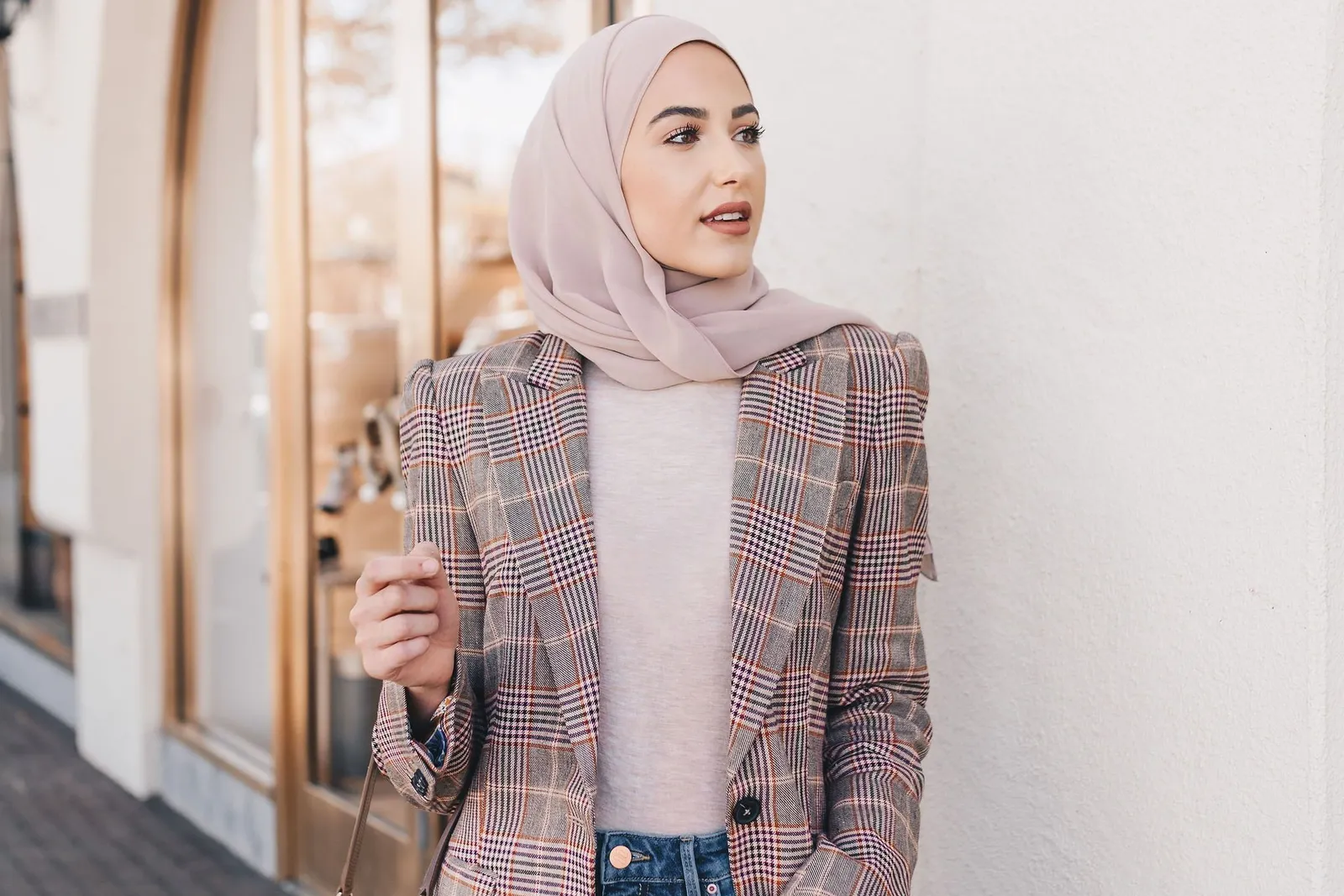 Inspirasi Padu-padan Office Look untuk Para Parempuan Hijab