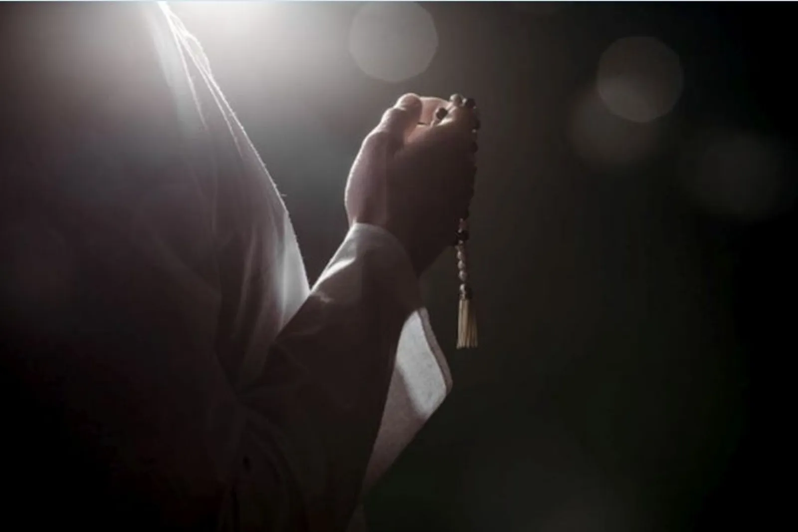 Doa Setelah Sholat Tahajud Lengkap dalam Bahasa Arab,Latin dan Artinya