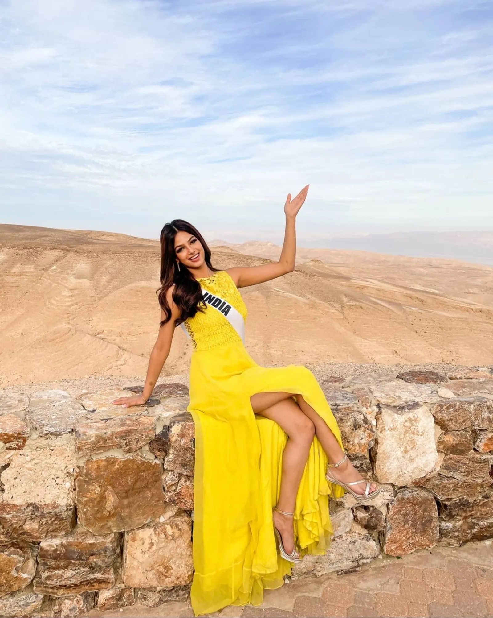 Gaya Harnaaz Sandhu, Pemenang Miss Universe 2021 yang Curi Perhatian