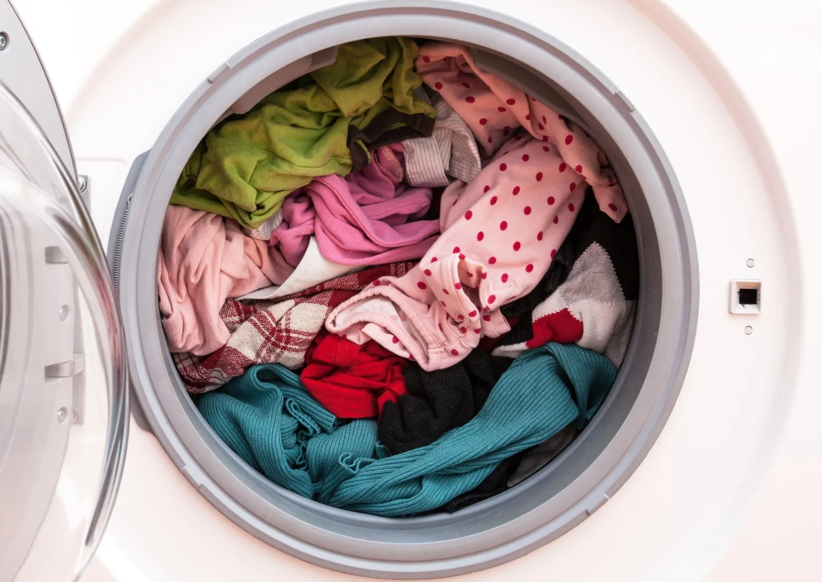 Penyebab Pakaian Bau Apek Meski Sudah Dicuci dengan Mesin Cuci