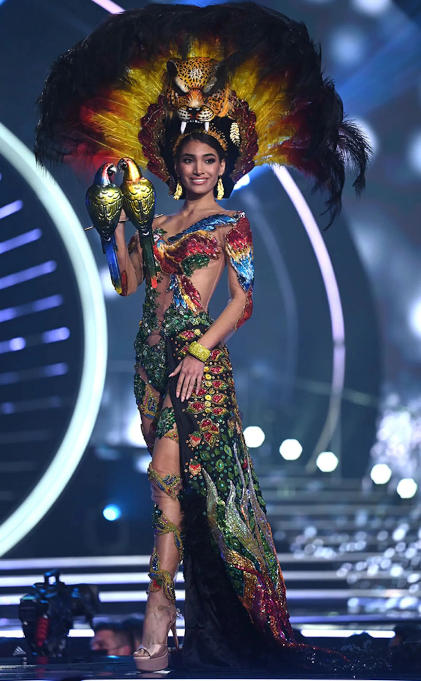 10 Kontestan Miss Universe 2021 dengan Kostum Paling Heboh