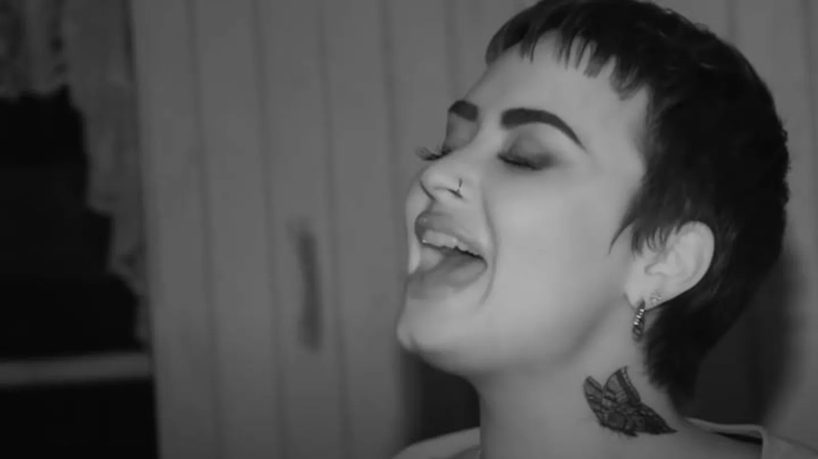 Demi Lovato Nyanyikan "Skyscraper" ke Hantu untuk Atasi Trauma 