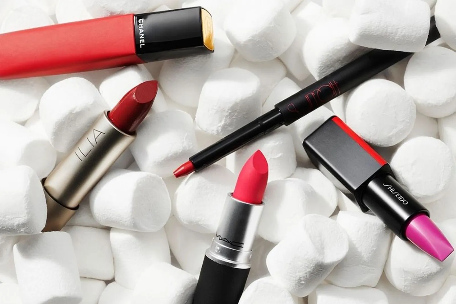 6 Tips Memakai Lipstik Warna Gelap Agar Lebih On Point