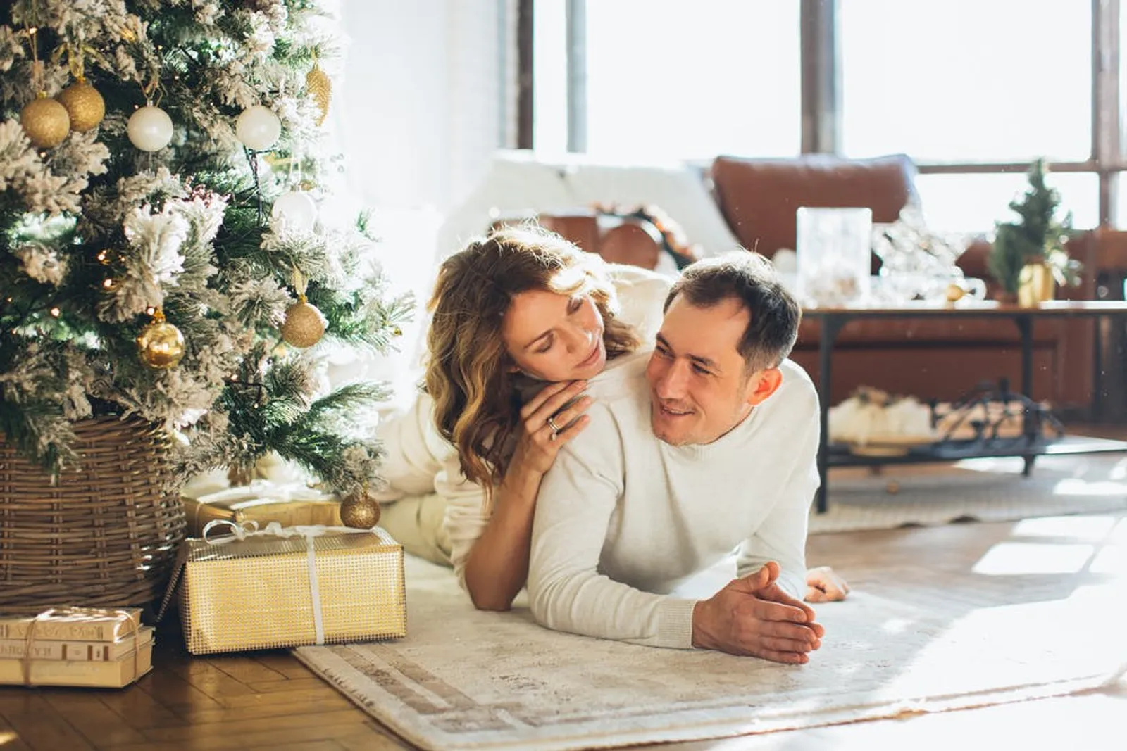 5 Cara Romantis Merayakan Natal Bersama Pasangan untuk Pertama Kali 