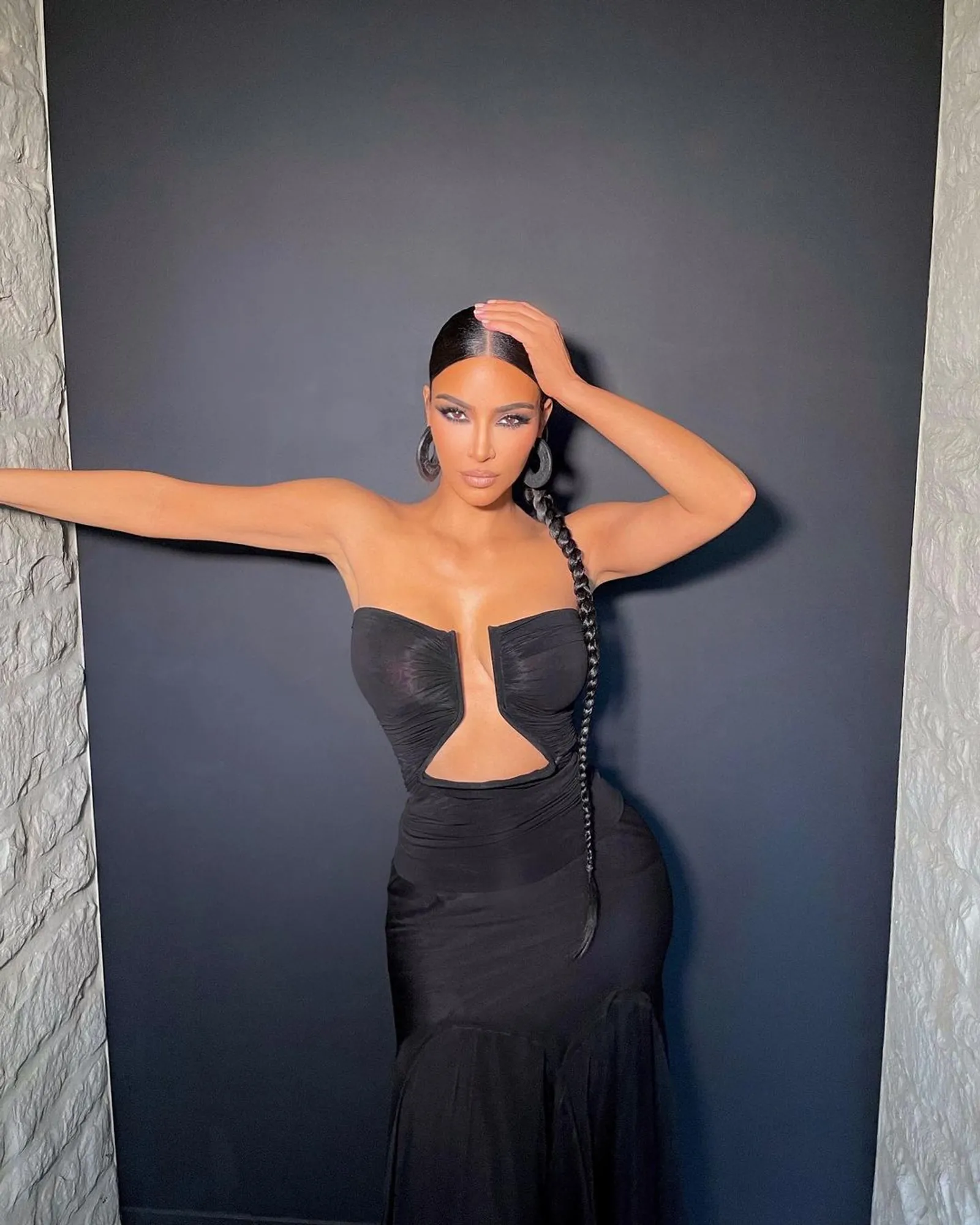 10 Gaya Kontroversial Kim Kardashian Sepanjang Tahun 2021