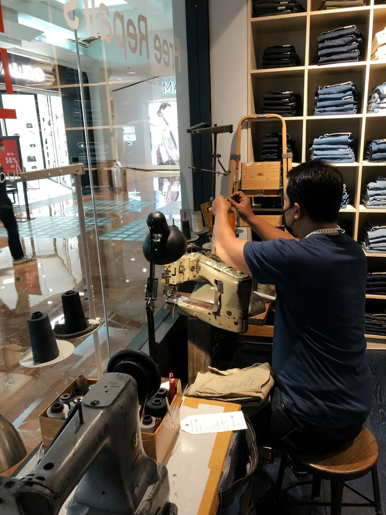 Standard Denim Kenalkan Konsep Toko yang Homey di Plaza Senayan