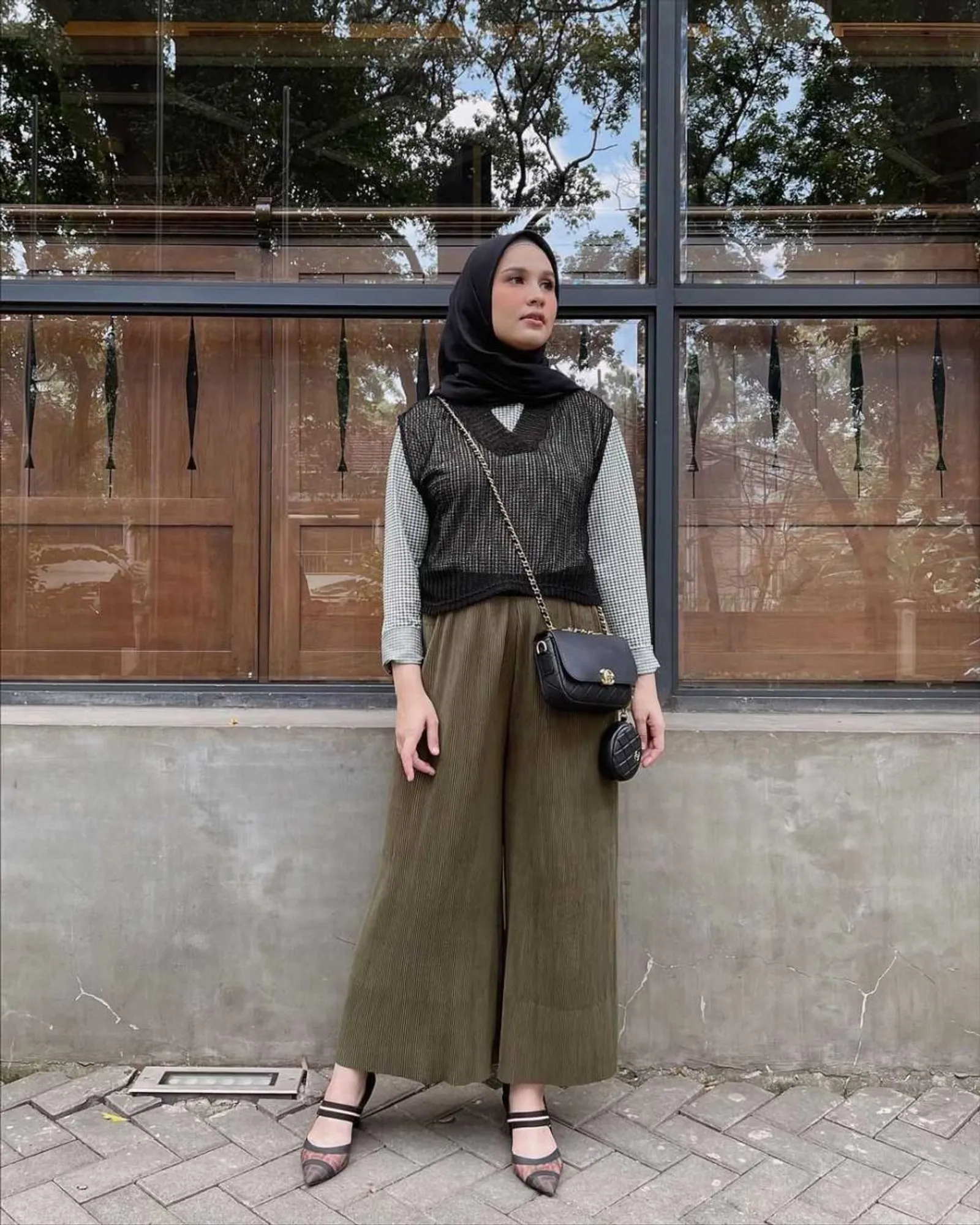 10 OOTD Hijab Simple untuk Hangout, Nyaman dan Stylish!