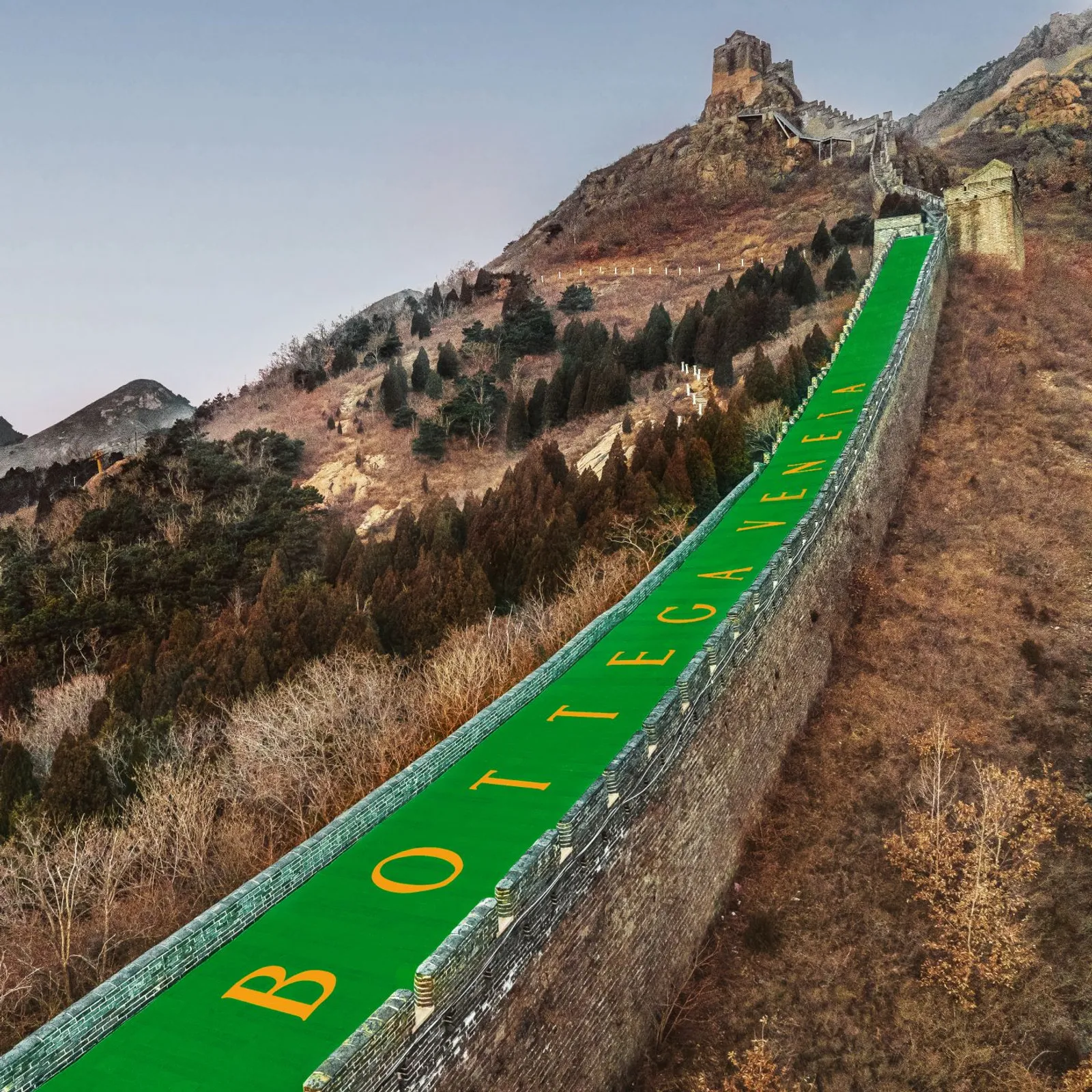 Spesial Imlek, Bottega Veneta Buat Instalasi di Tembok Besar China