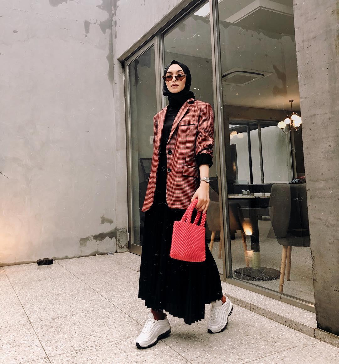 Outfit 2025 hijab sneakers