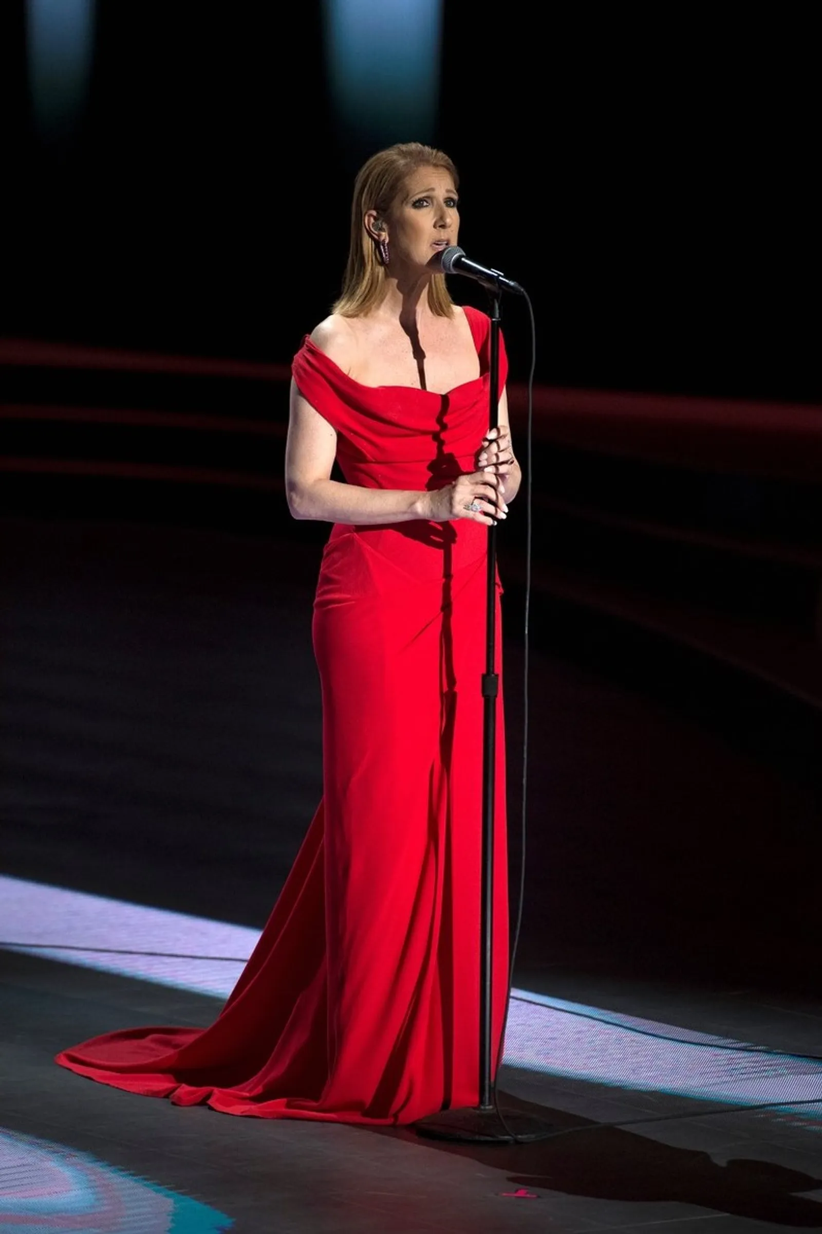 Mewah, Ini 10 Gaun Terbaik 'Diva' Céline Dion di Atas Panggung