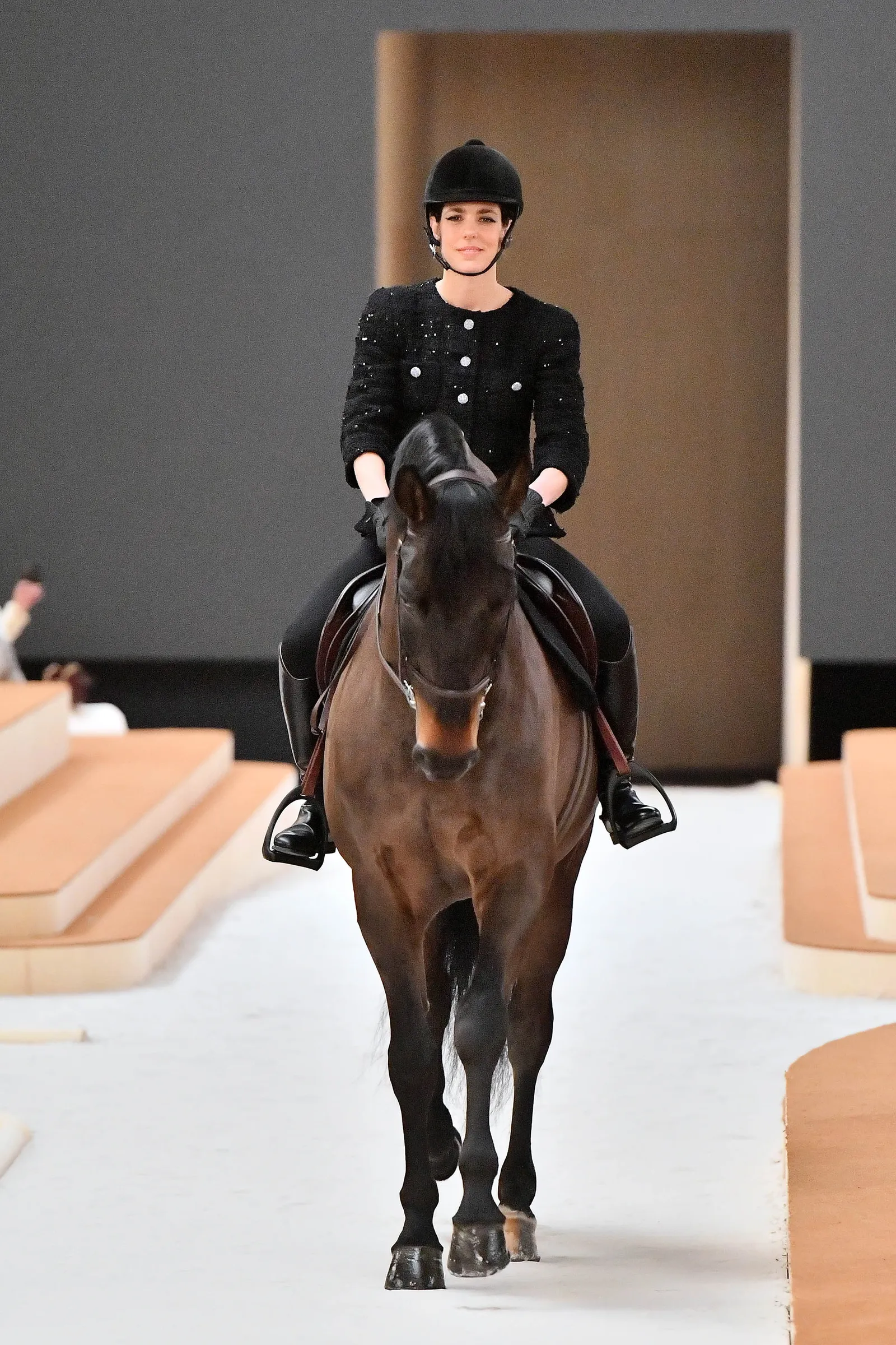 Konsep Berkuda di Runway, Chanel Langsung Dikecam Netizen