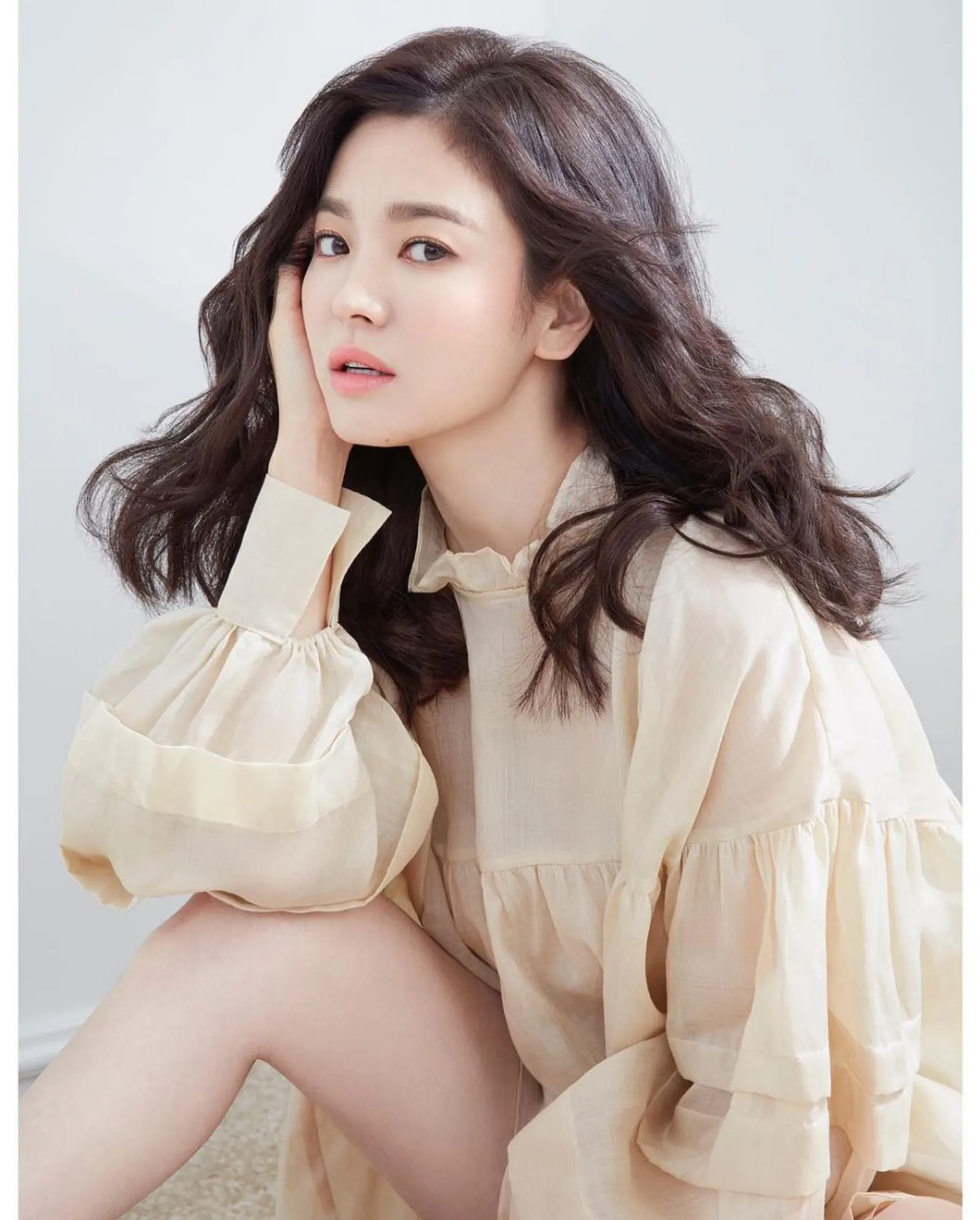 7 Gaya Rambut Memesona ala Song Hye Kyo yang Bisa Kamu Tiru
