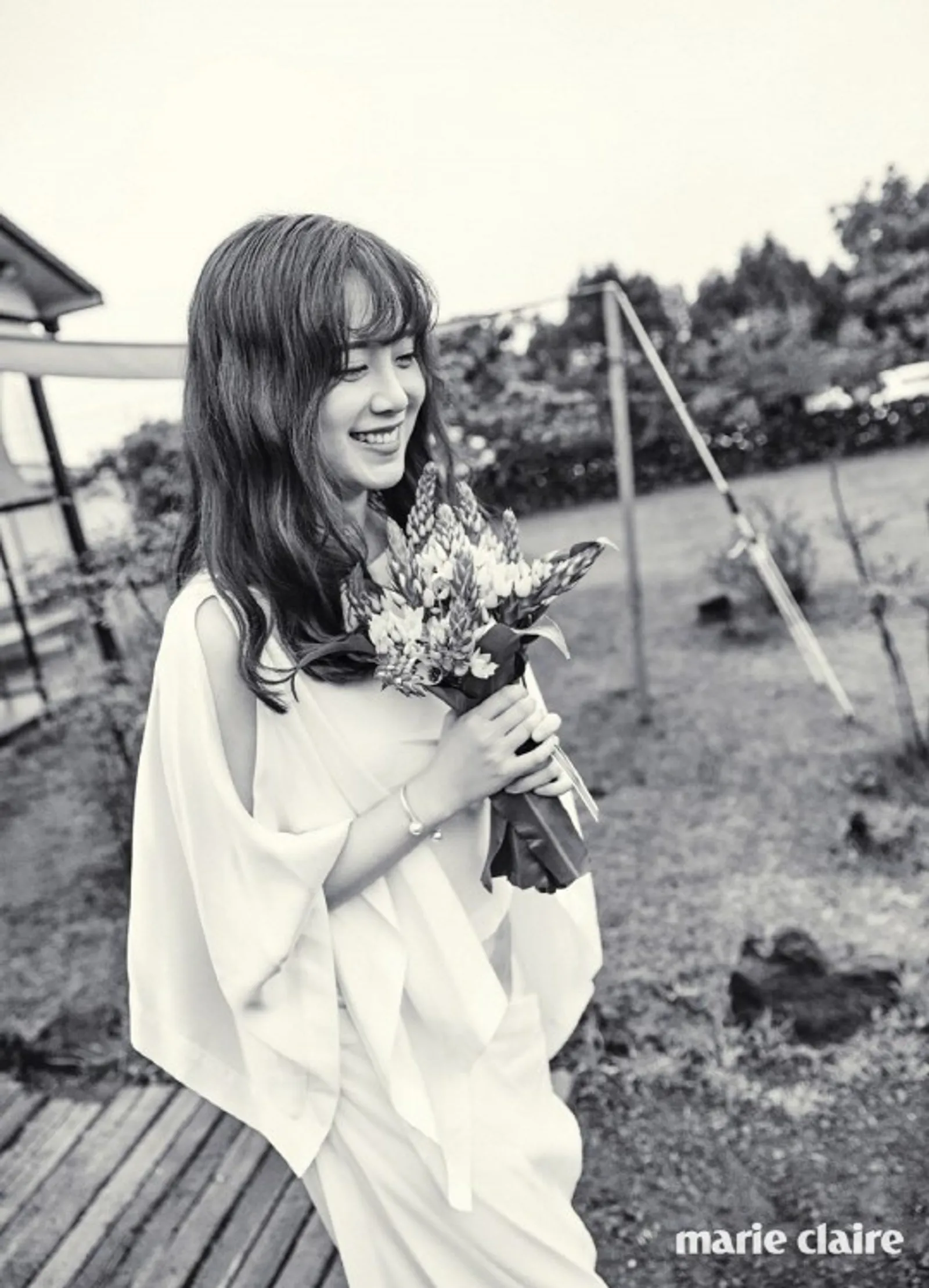 16 Gaya Artis Korea Pakai Gaun Mewah di Hari Pernikahan