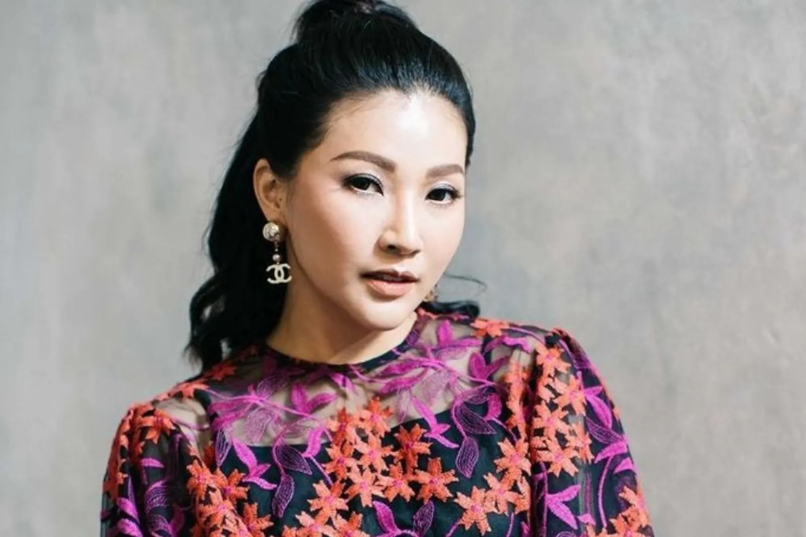 Berdarah Tionghoa, Contek Inspirasi Makeup dari 7 Seleb Tanah Air Ini