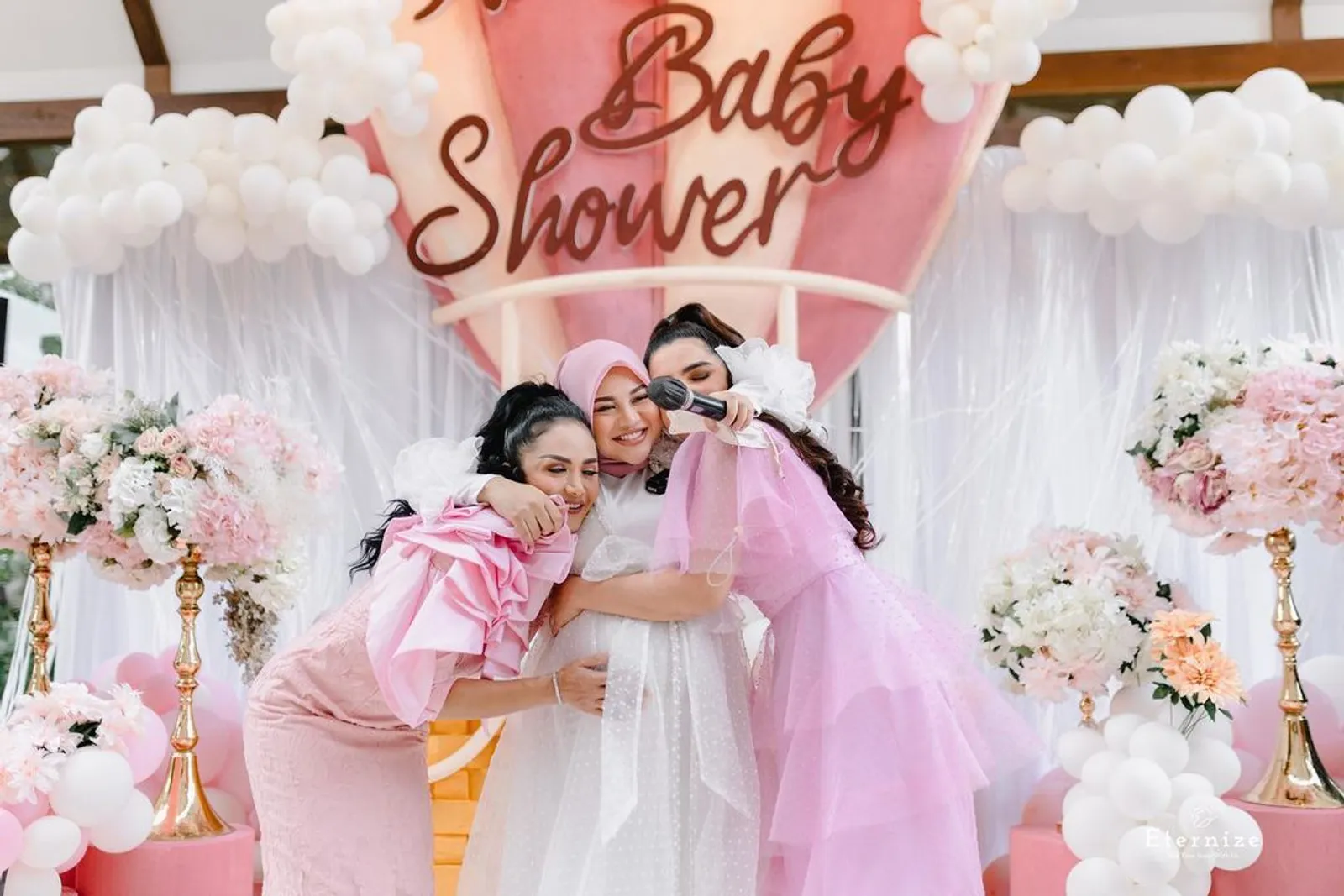 9 Artis yang Hadir ke Baby Shower Aurel Hermansyah, Kompak Serba Pink!