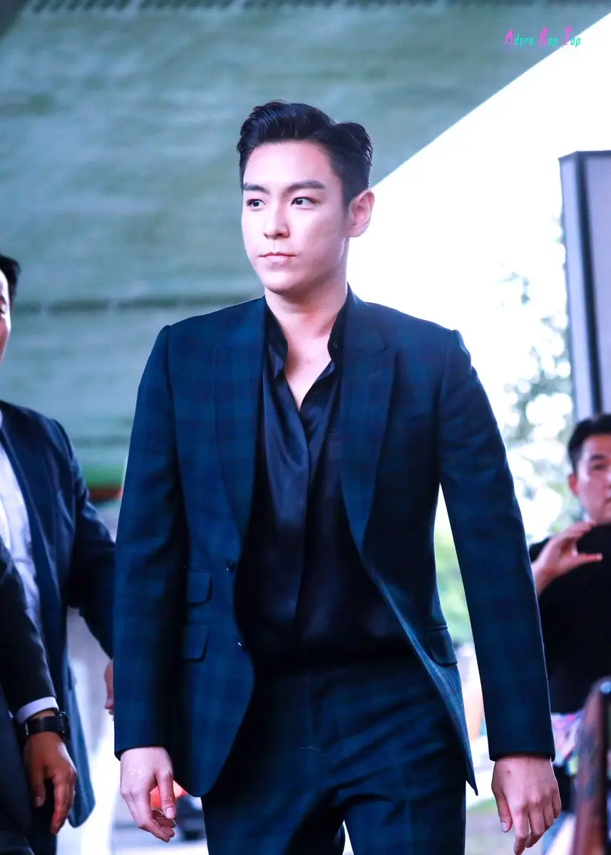 Hengkang dari YG Entertainment, Ini Transformasi Gaya T.O.P BIGBANG