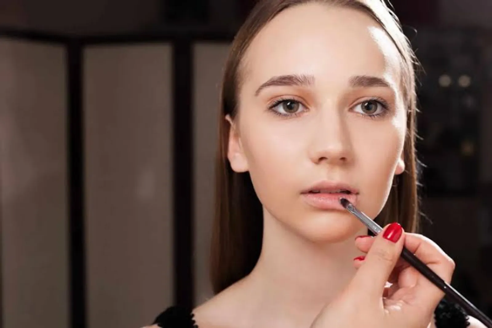 5 Kandungan Pada Makeup yang Harus Dihindari Pemilik Kulit Kering 