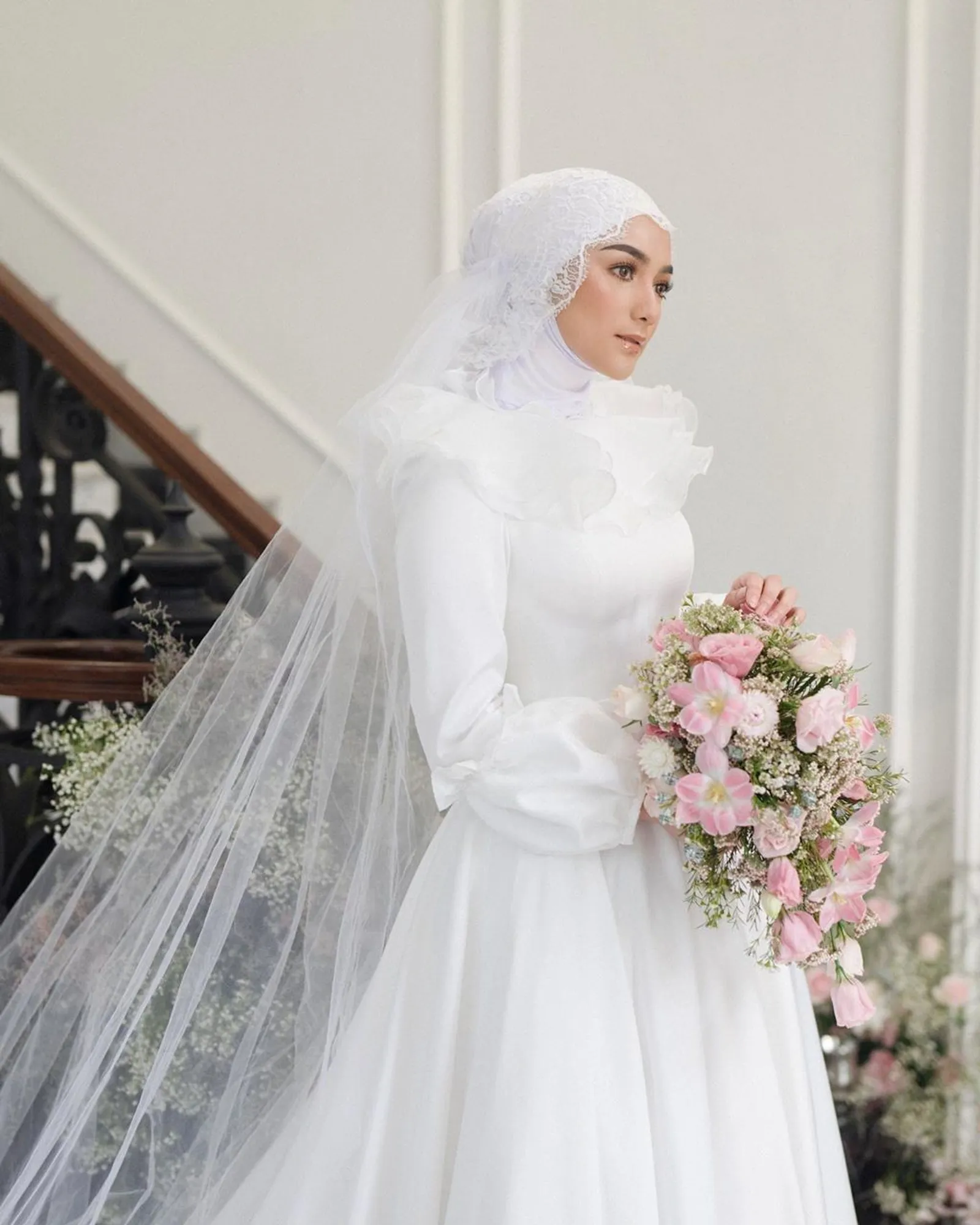 Inspirasi Gaun Pengantin Muslimah Modern untuk Perempuan Hijab