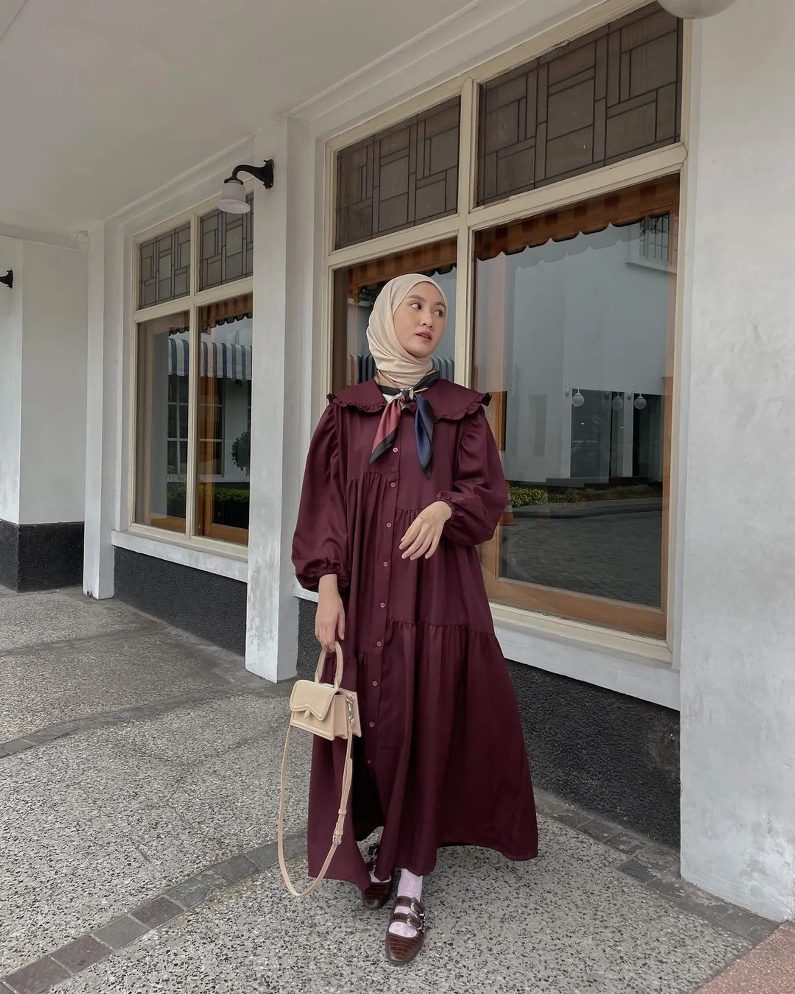 Inspirasi Dress Formal untuk Perempuan Hijab