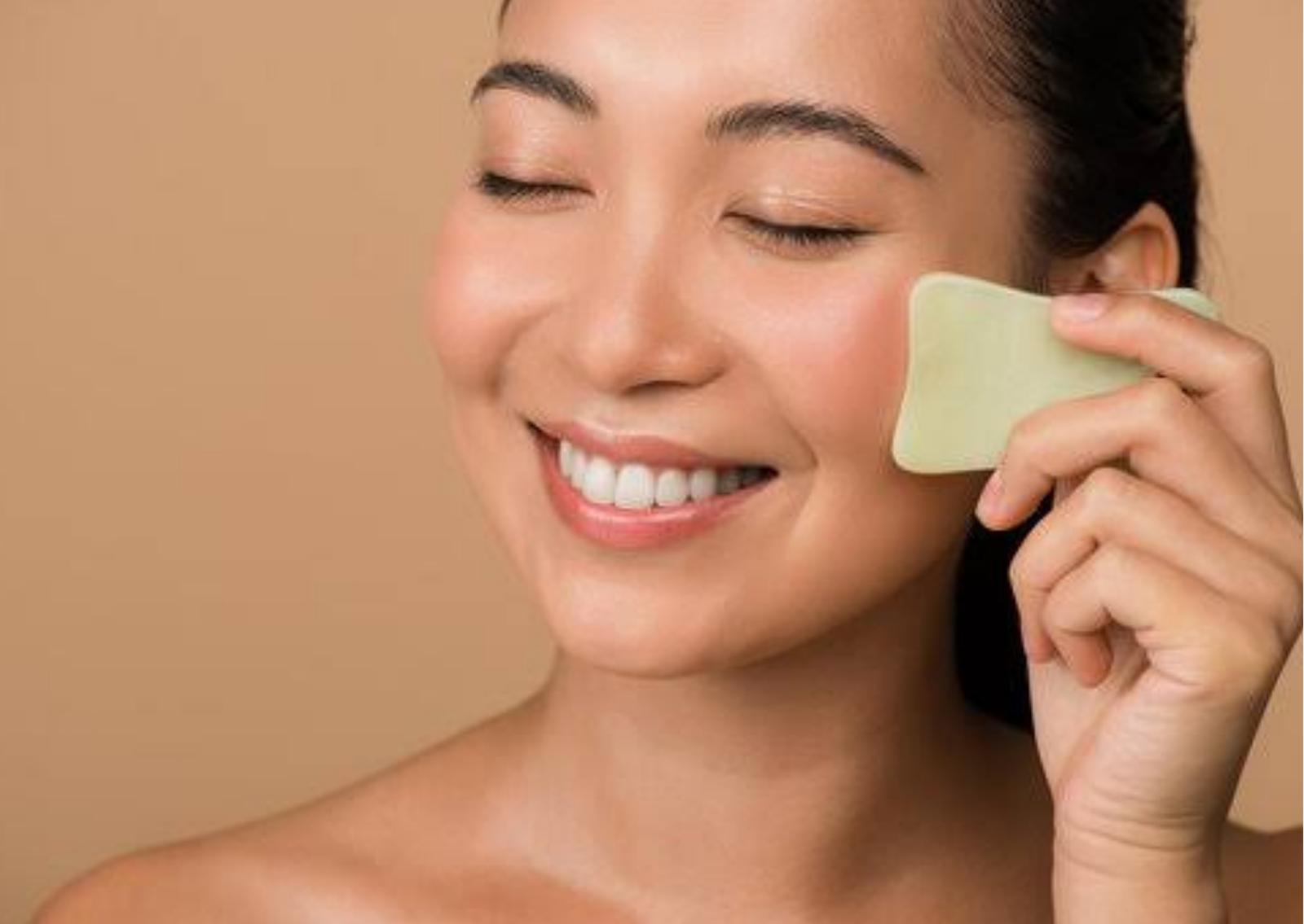 Cara Memakai Gua Sha dengan Benar yang, Wajib Tahu!