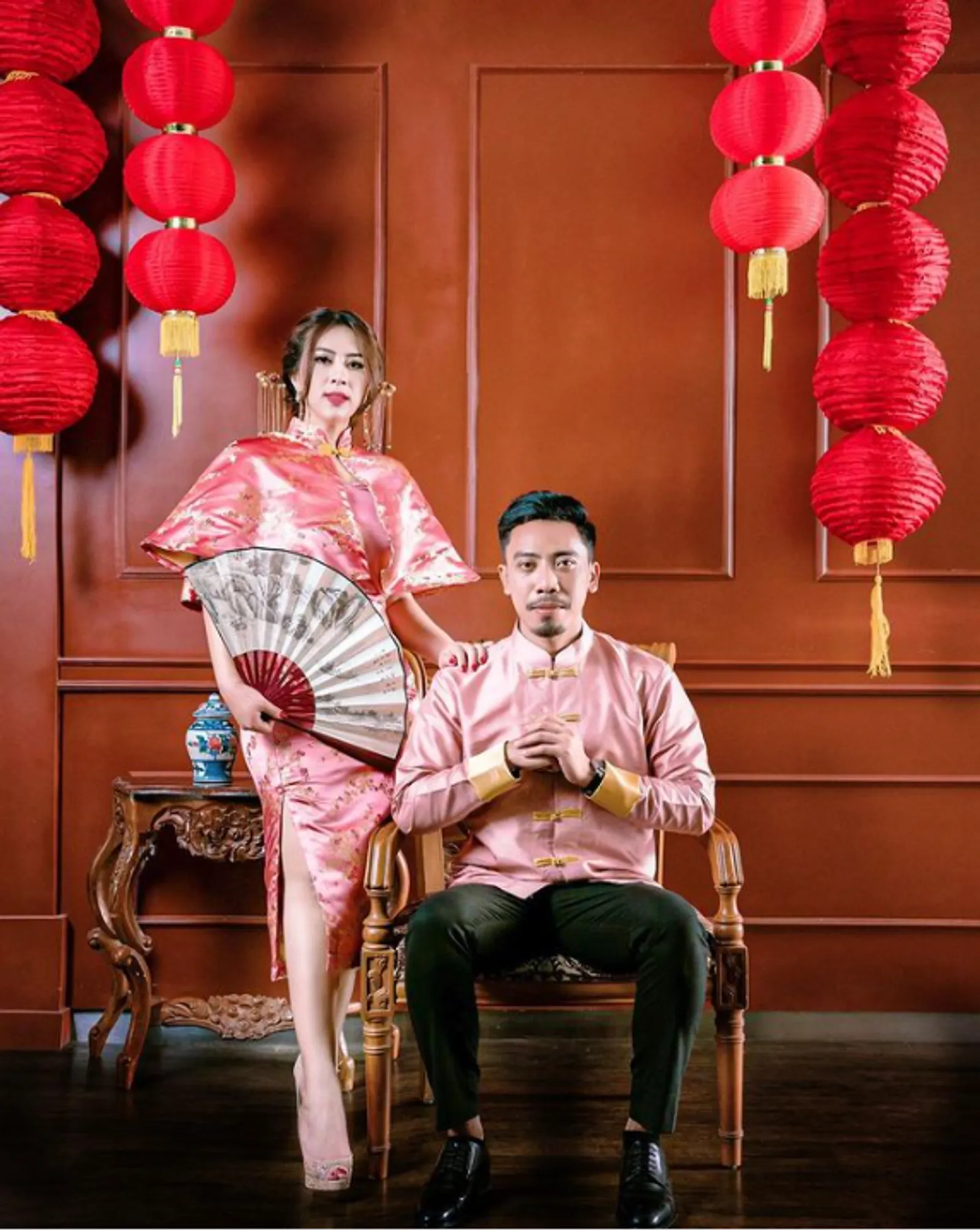 10 Potret Kisah Cinta 'Crazy Rich Bali' Maharani Kemala dan Suami