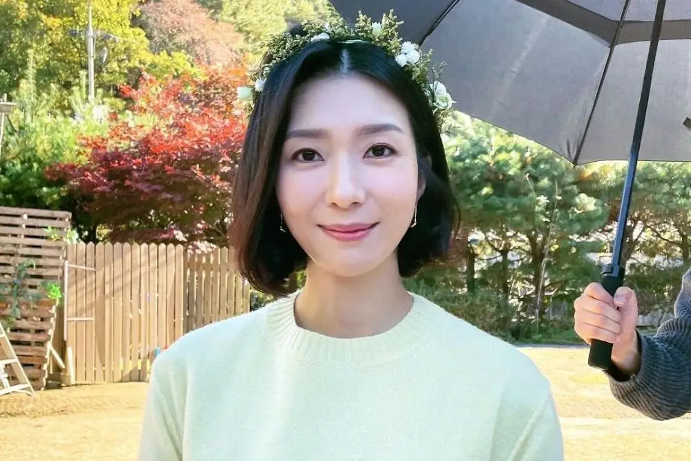 Pesona Manis Kim Ji Hyun, Manajer Kosmetik di Drama 'Thirty Nine'