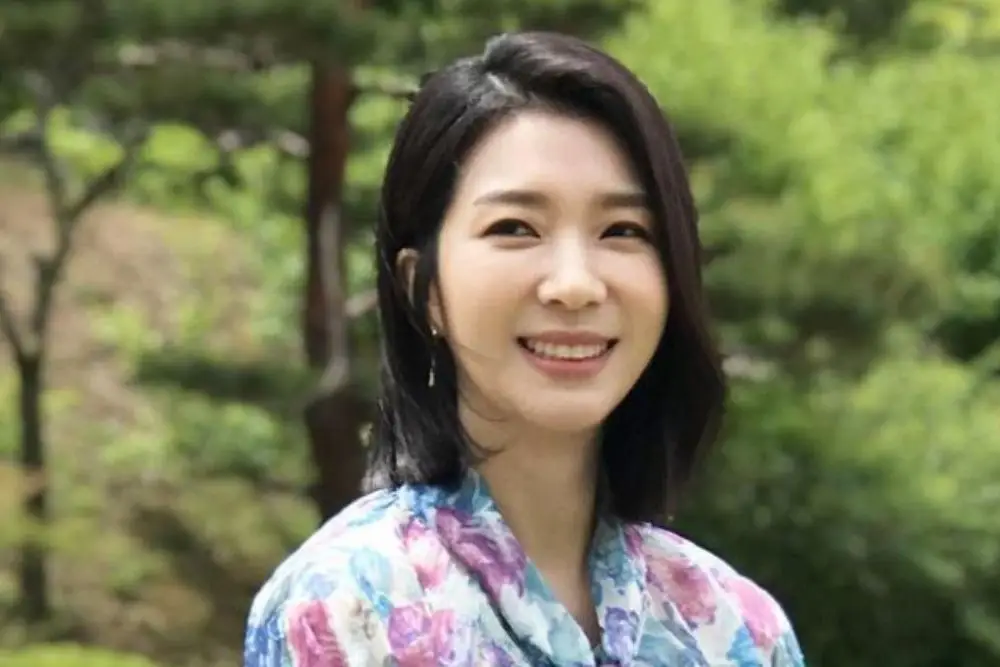 Pesona Manis Kim Ji Hyun, Manajer Kosmetik di Drama 'Thirty Nine'