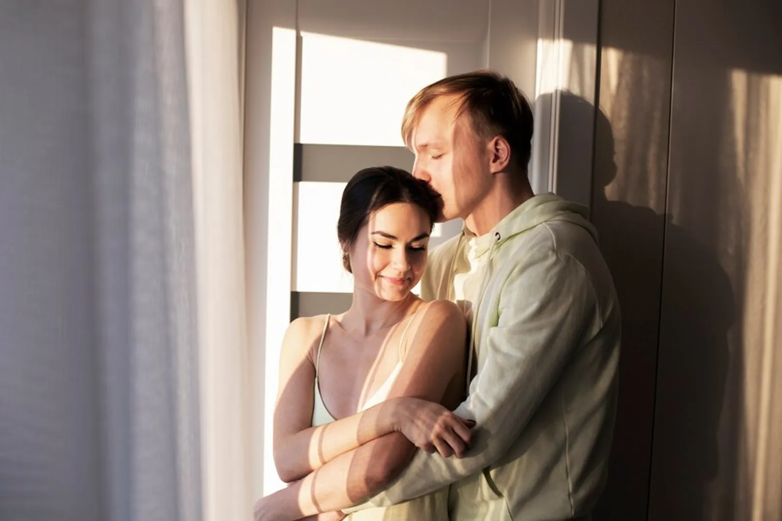 6 Cara Mengatasi Perbedaan Bahasa Cinta dengan Pasangan